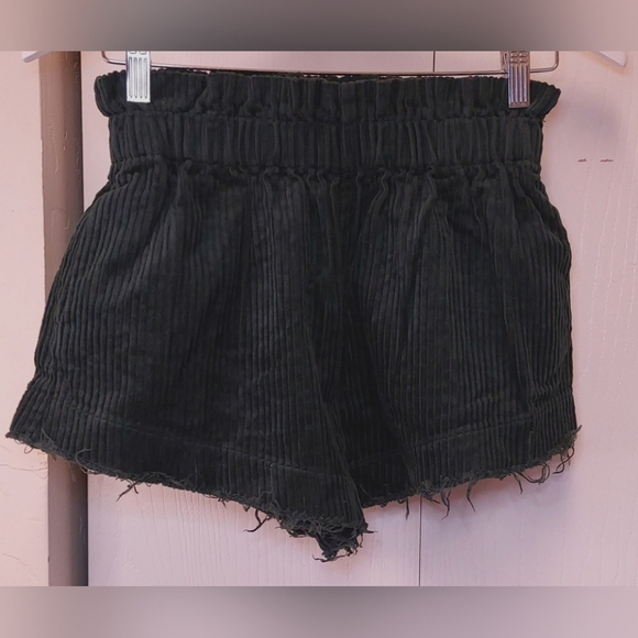 Urban Outfitters Corduroy Frayed Hem Shorts Size XS Forest Green Paper bag Waist - Picture 2 of 10